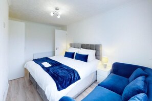 ハウス | 3 室のベッドルーム、デスク、WiFi (無料)、ベッドシーツ