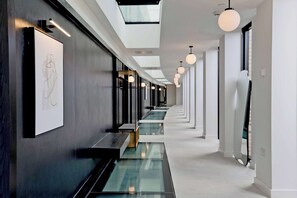 Interior - Modern 2-Bed in Prime Kensington + Balcony (Greater London)