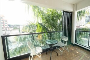 Free WiFi - Chiang Mai Mansion 2 (Chiang Mai)
