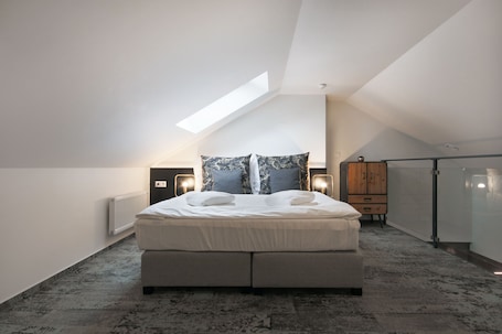 Íbúð - 2 svefnherbergi - reyklaust | 1 svefnherbergi, skrifborð, vinnuaðstaða fyrir fartölvur