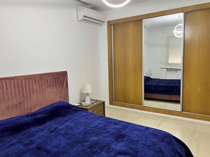 2 quartos, ferros/tábuas de passar roupa, Wi-Fi, roupa de cama