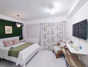 1 habitación, escritorio, tabla de planchar con plancha y wifi 