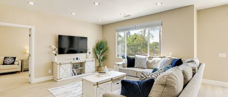 House (5 Bedrooms) | Front of property