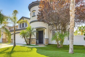 House (5 Bedrooms) | Interior