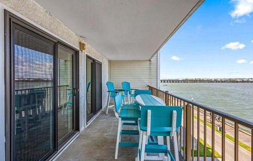 Spectacular Water Views and Short Walk to the Boardwalk