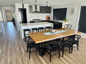 Dining - Brand new build in town, aircon & wifi (Robe)