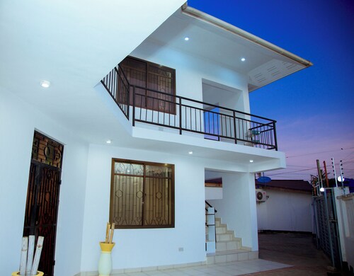 Convenient and relaxed  2-bedroom house with WiFi and AC in Dar es Salaam