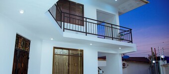 Convenient and relaxed  2-bedroom house with WiFi and AC in Dar es Salaam