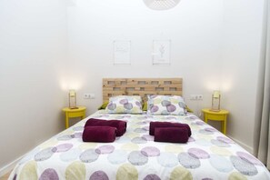 1 bedroom, iron/ironing board, WiFi, bed sheets - Cosy 1 BD APT With Balcony in Sagrada Familia 32 (Barcelona)