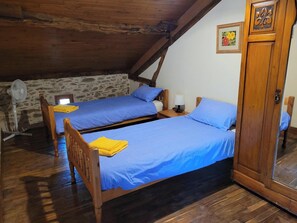 3 bedrooms, free WiFi, bed sheets