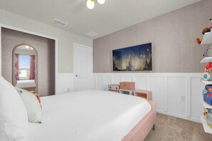 5 habitaciones, tabla de planchar con plancha, wifi y ropa de cama 