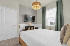 5 habitaciones, tabla de planchar con plancha, wifi y ropa de cama 