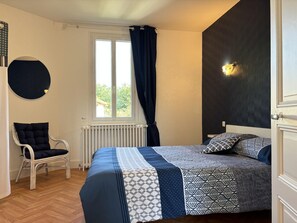 1 bedroom, WiFi, bed sheets