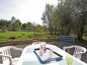 Outdoor dining - Peaceful house in nature, charm and authenticity (Le Tanu)
