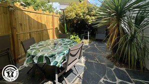 Unclassified image, 3 of 30, button - Renovated house near beach with private courtyard, bikes and baby equipment (Les Sables-d'Olonne)