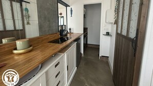 Unclassified image, 2 of 30, button - Renovated house near beach with private courtyard, bikes and baby equipment (Les Sables-d'Olonne)