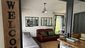 Unclassified image, 4 of 30, button - Renovated house near beach with private courtyard, bikes and baby equipment (Les Sables-d'Olonne)