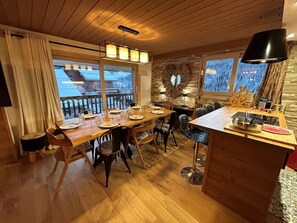 Dining - Large contemporary apartment for 10, near slopes and center, lift and Wifi included (Méribel)