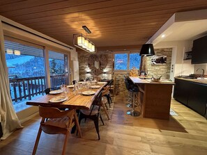 Dining - Large contemporary apartment for 10, near slopes and center, lift and Wifi included (Méribel)