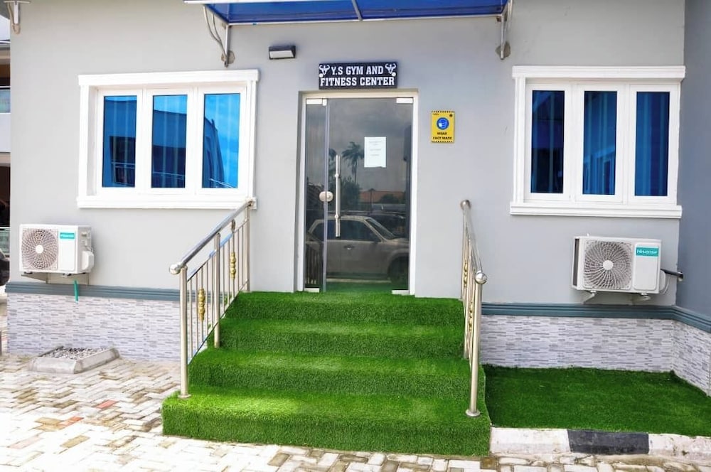 Foxtonn Hotel Benin image
