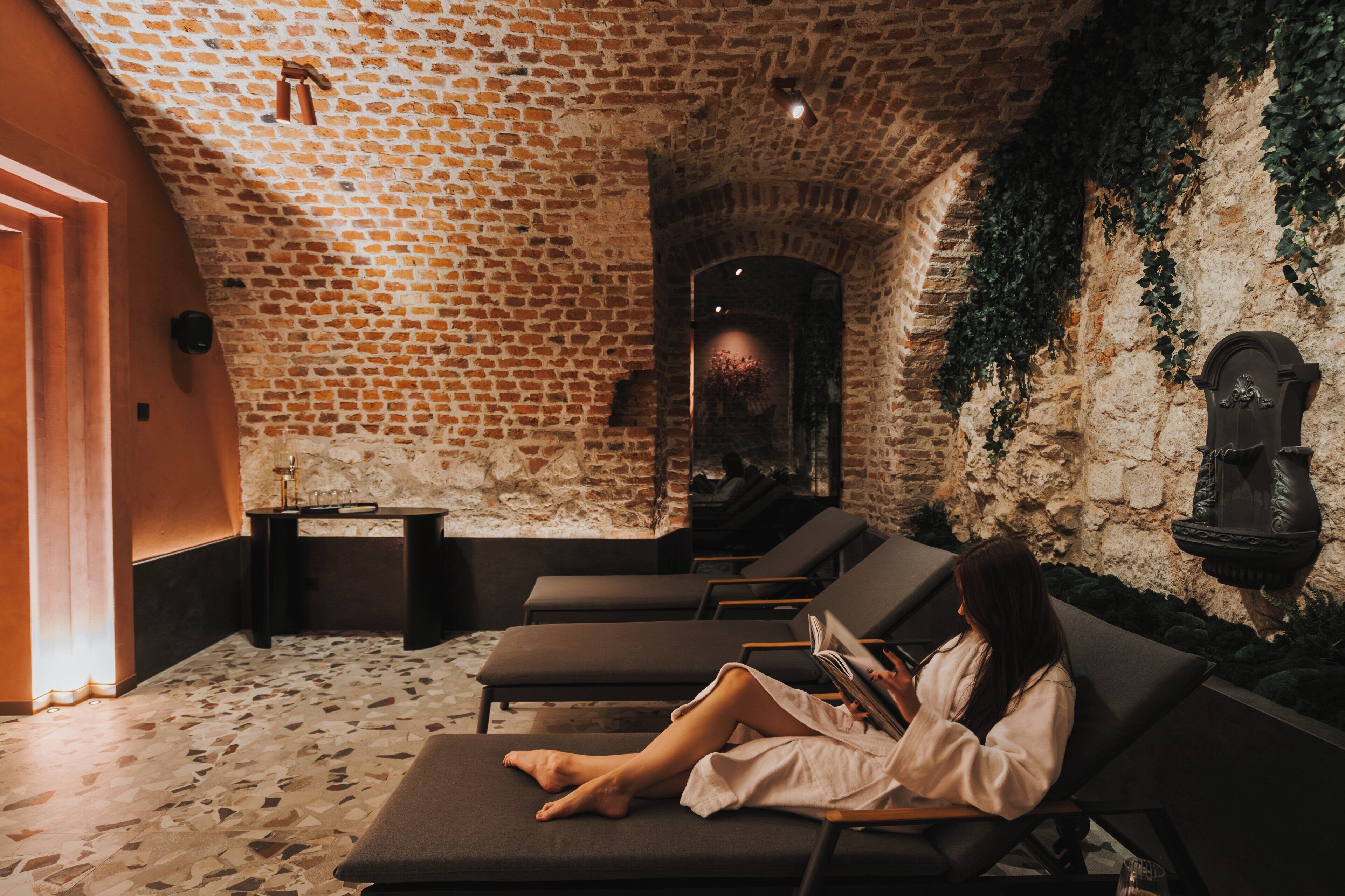 Massage/treatment rooms, massages