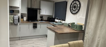 Marvelous 3-bedroom house with WiFi in Doncaster