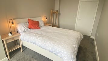 1 bedroom, desk, iron/ironing board, WiFi