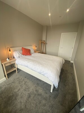 1 bedroom, desk, iron/ironing board, WiFi - Chic Mill conversion beside Piece Hall & Eureka! (Halifax)