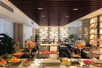 GanZhouXiangjiangwan International Hotel (South Gate Ancient City Wall)