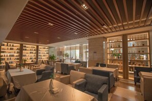Unclassified image, 3 of 105, button - GanZhouXiangjiangwan International Hotel (South Gate Ancient City Wall) (Ganzhou)