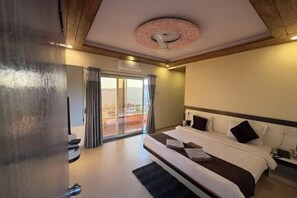 Bàn ủi/dụng cụ ủi quần áo 