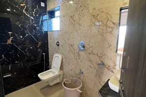 Exterior - Hotel Mahabaleshwar Mount View (Satara)