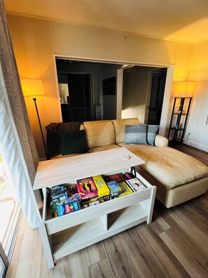 3 bedrooms, desk, iron/ironing board, free WiFi - Modern 2BR Home •10mi to Boston •Near Assembly Row (Medford)