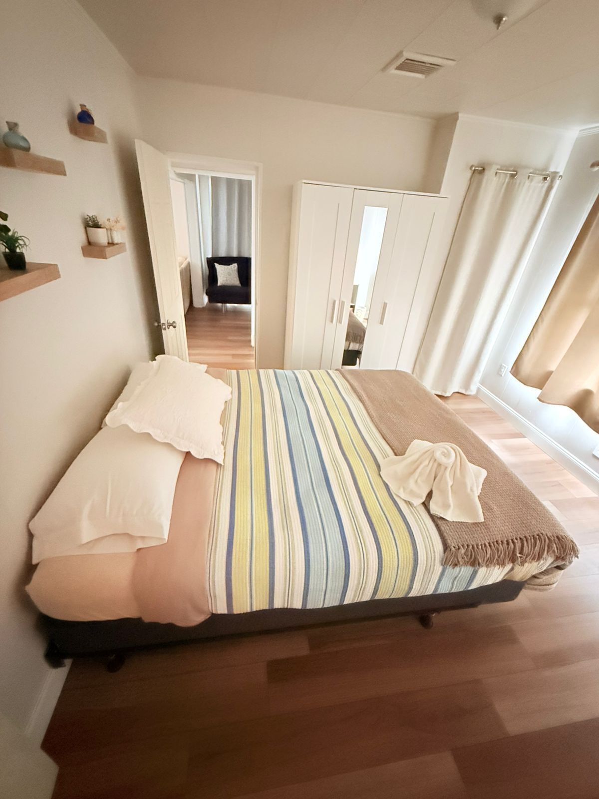 3 bedrooms, desk, iron/ironing board, free WiFi