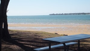 Outdoor dining - Seeking Tranquility? This Holiday Home is Perfect for Families & Fishing. (Woodgate)