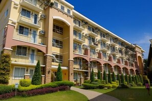 Unclassified image, 5 of 15, button - Lian's Haven at Arezzo Place Davao (Davao City)