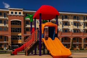 Exterior - Lian's Haven at Arezzo Place Davao (Davao City)