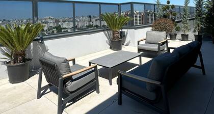 Luxury Penthouse Near City Center with Stunning Panoramic Views