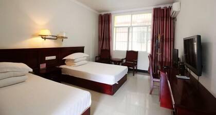 Jinghong HuaJing Hotel