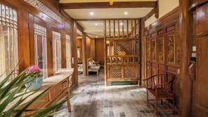 Interior - Yunmengze Hostel (Lijiang)