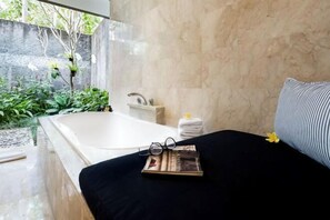 Bathroom - The One Boutique Villa & Spa Seminyak (Bali)