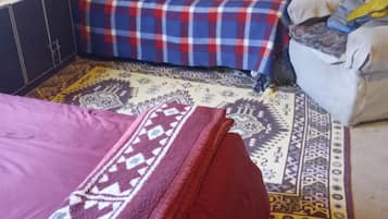 Economy Shared Dormitory, Mountain View | WiFi (free)