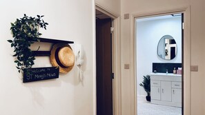 Interior - Truro's Hidden Gem! St Mary's Mews (Truro)