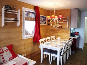 Dining - 50m from resort center, 3rd floor, view mountain, balcony, tv, ski locker, 43m², Avoriaz (Avoriaz)