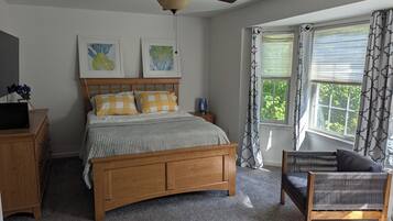 3 bedrooms, desk, iron/ironing board, free WiFi