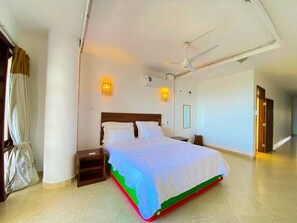 Departamento de lujo, vista a la playa | 3 habitaciones, tabla de planchar con plancha y wifi gratis 