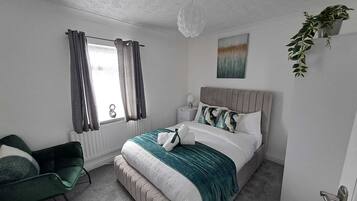 2 bedrooms, WiFi, bed sheets