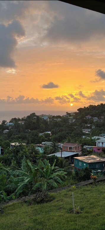 Marigot Sunriise