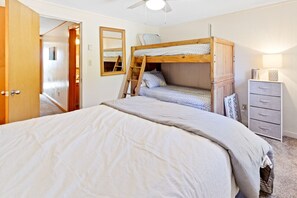 2 bedrooms, desk, free WiFi, bed sheets