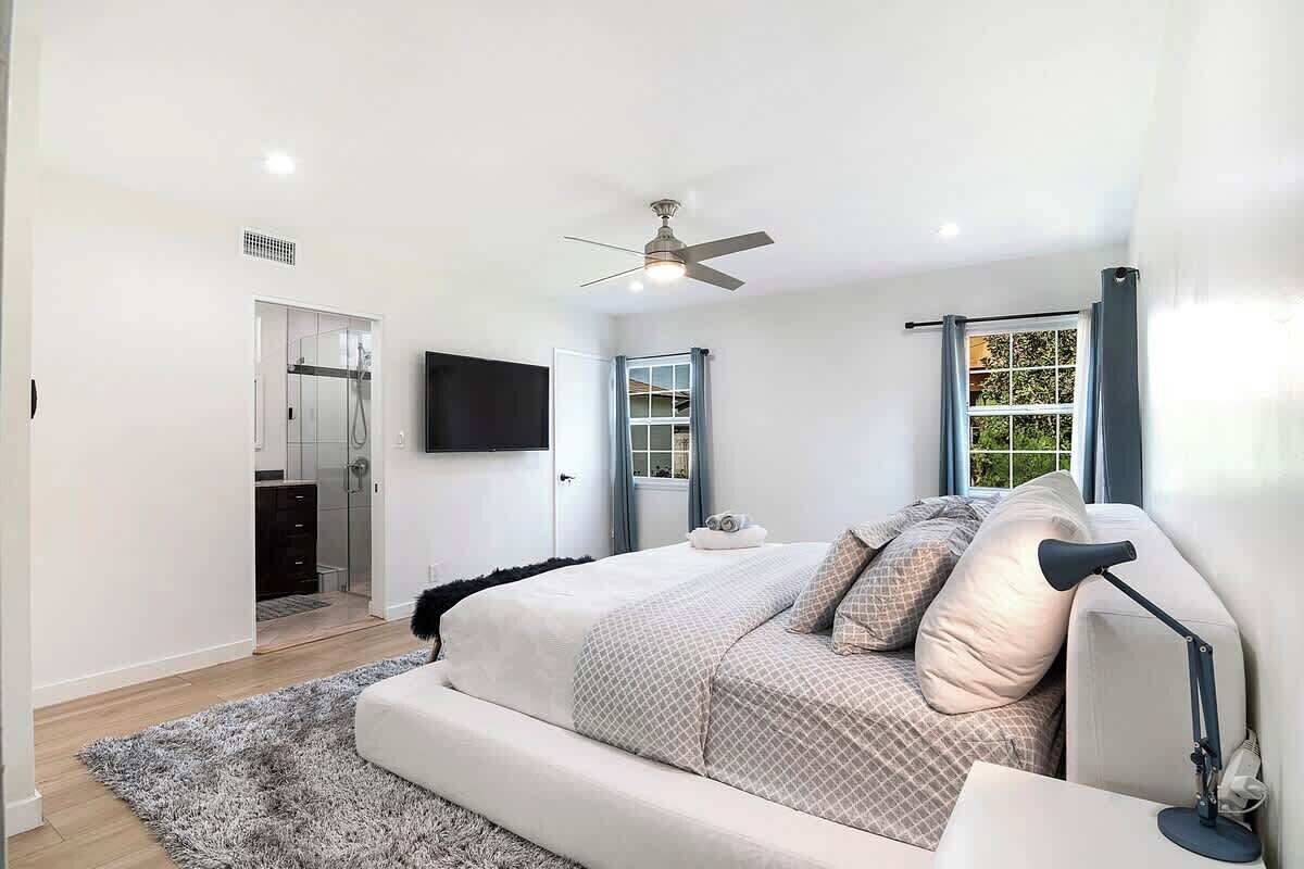 3 soverom, strykejern/-brett, wi-fi og sengetøy